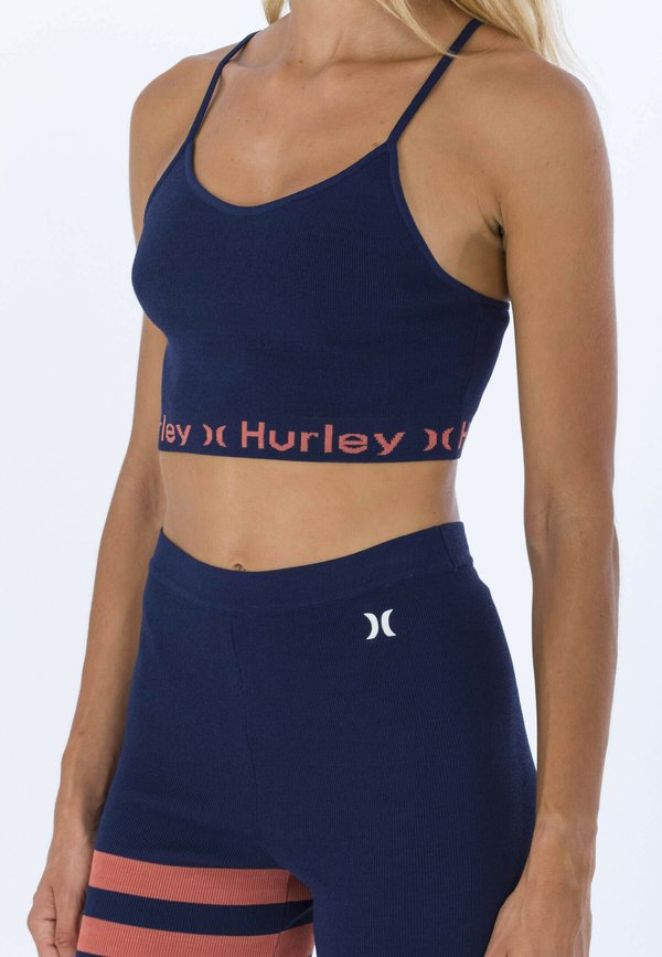 Hurley CONTRAST TEXT ACTIVE