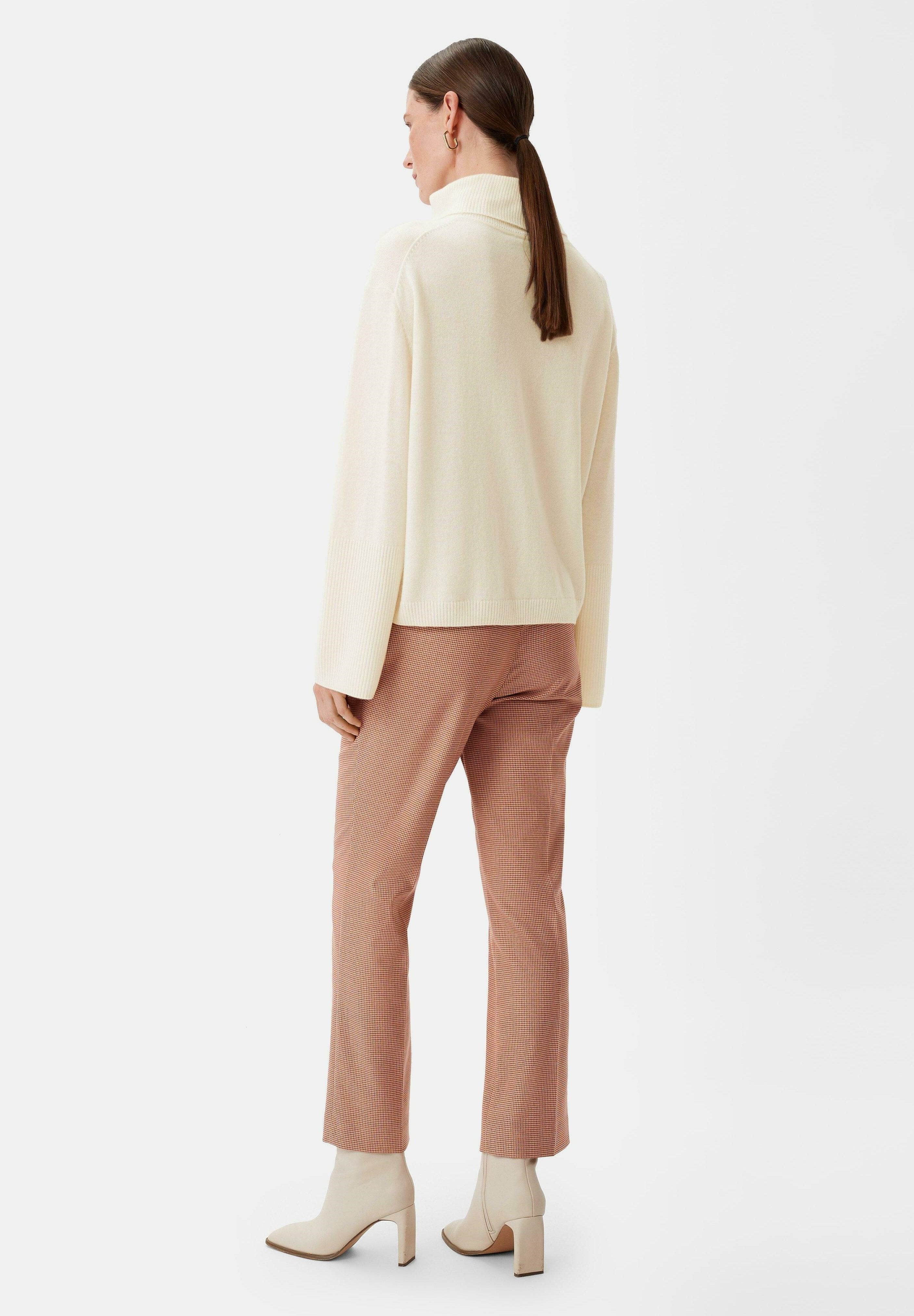 comma Strickpullover Media 4