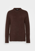 Brauner Strickpullover mit rundem Ausschnitt, gerippten Bündchen und Saum. Die Textur ist weich und dick, mit einem lässigen Schnitt.