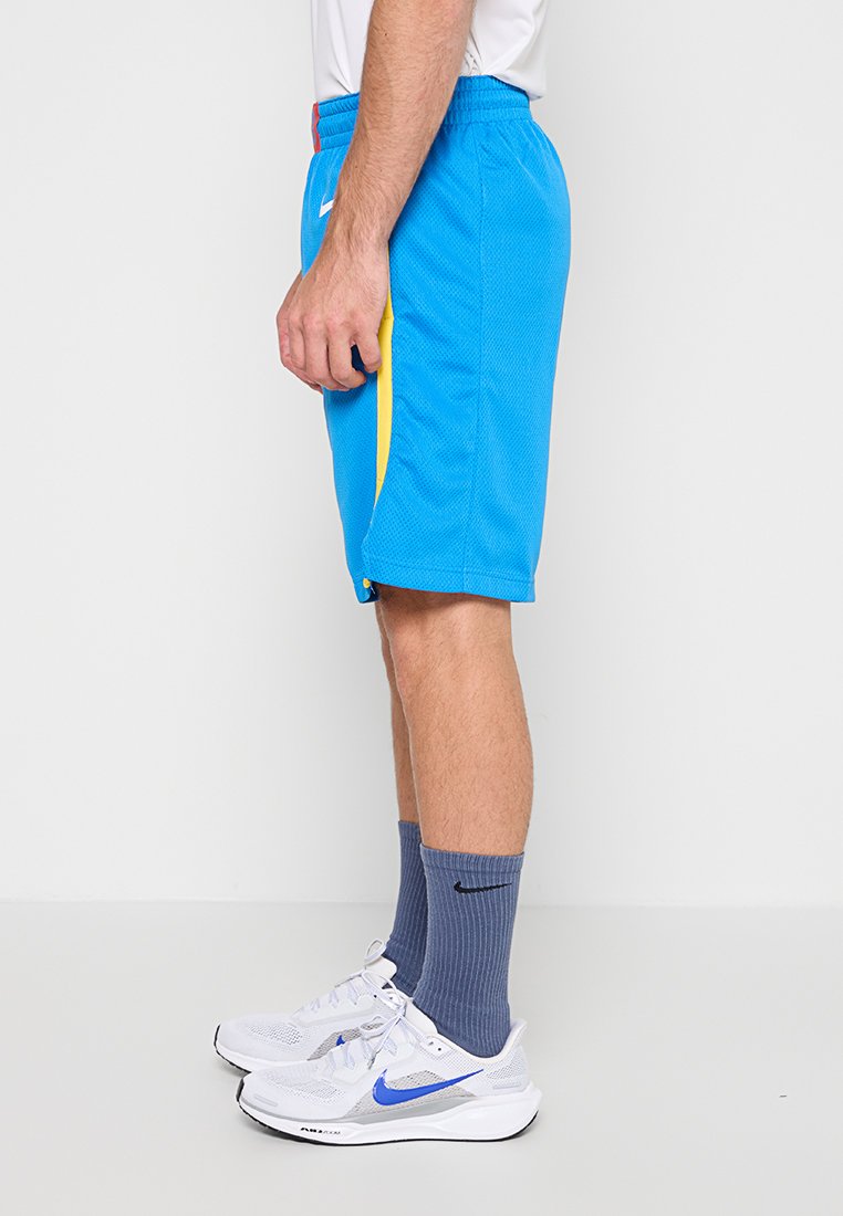 Nike Performance