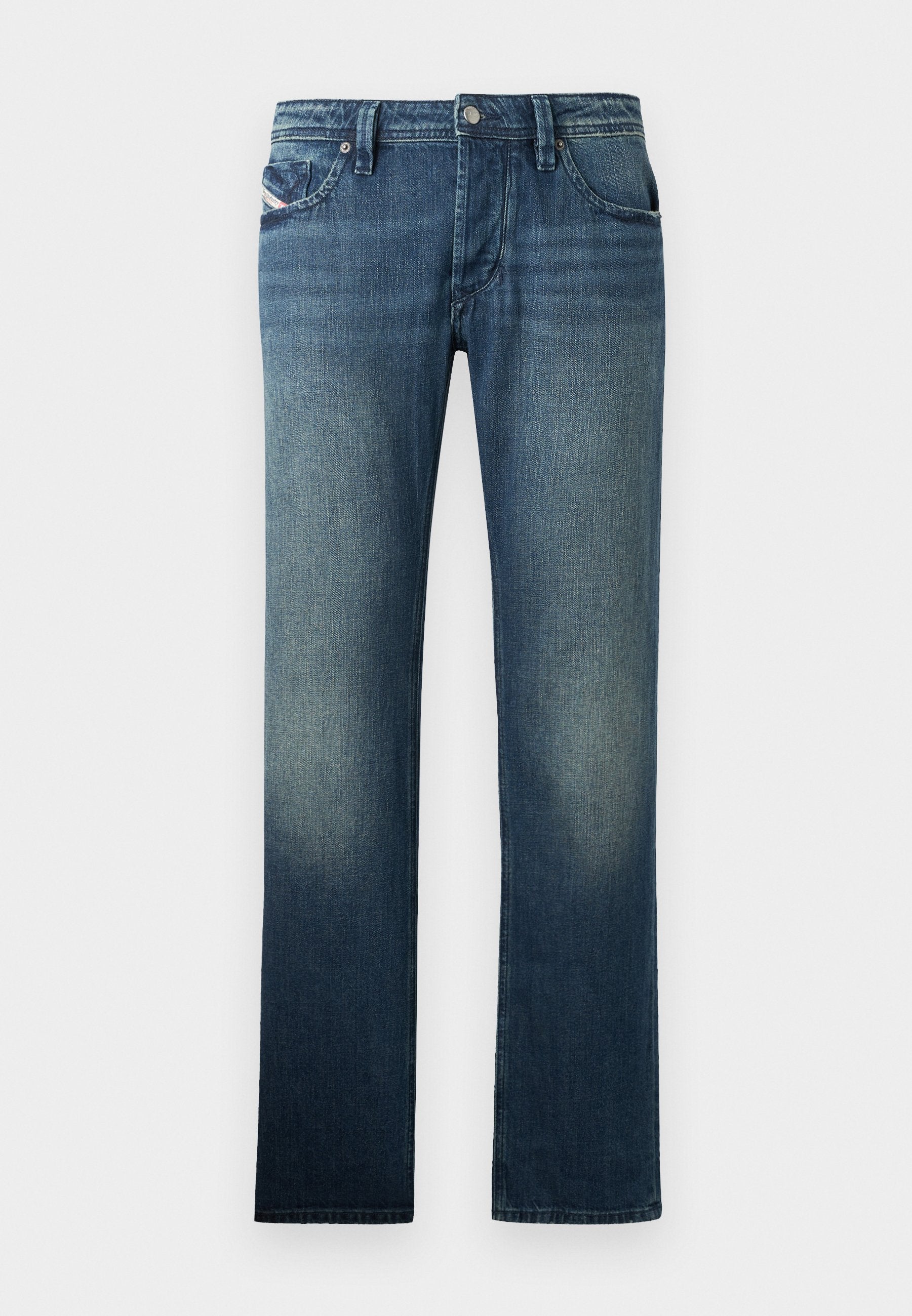 Dunkelblaue Jeans im klassischen geraden Schnitt. Verfügt über fünf Taschen und dezente Ausbleichungen für zusätzlichen Textur. Sichtbare Knöpfe und Nähte.