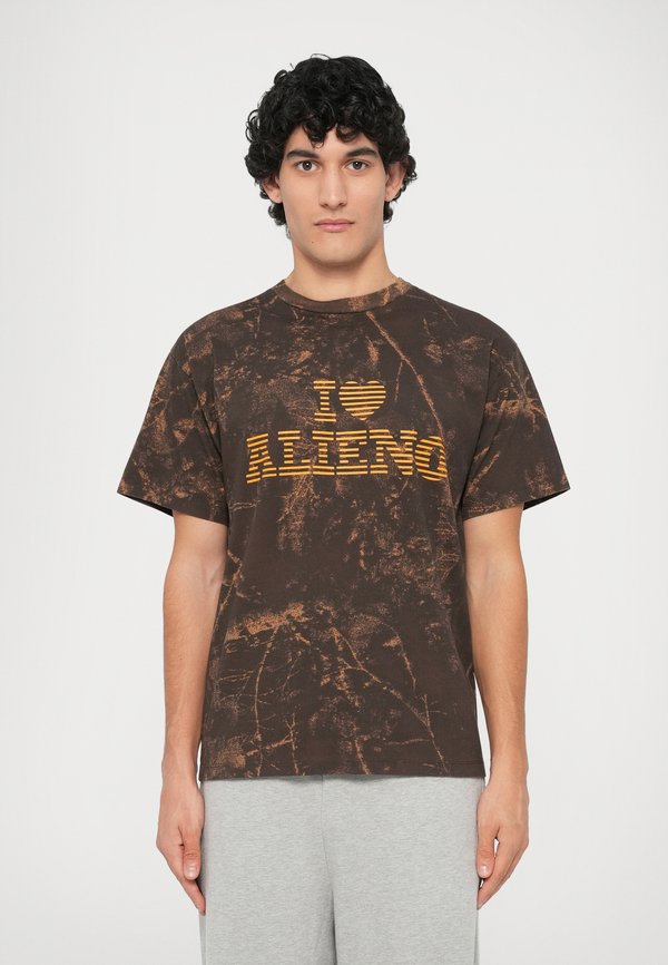 No Problemo LOVE ALIENO CAMO TEE