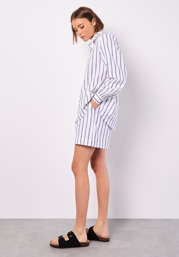 Apricot  STRIPED