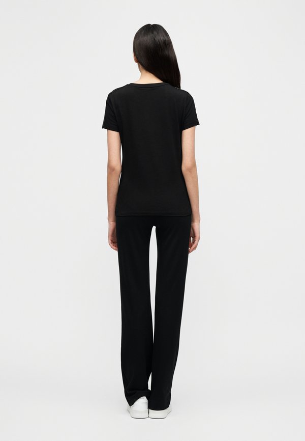 EA7 Emporio Armani