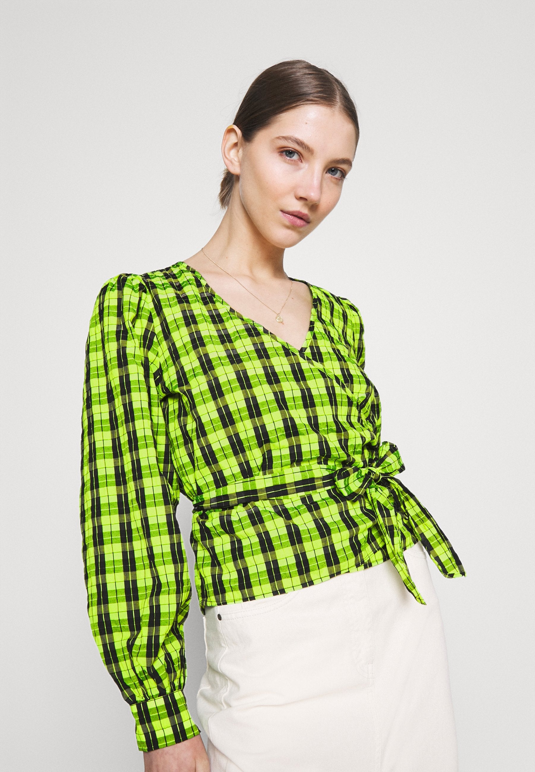 Moves PATTI WRAP