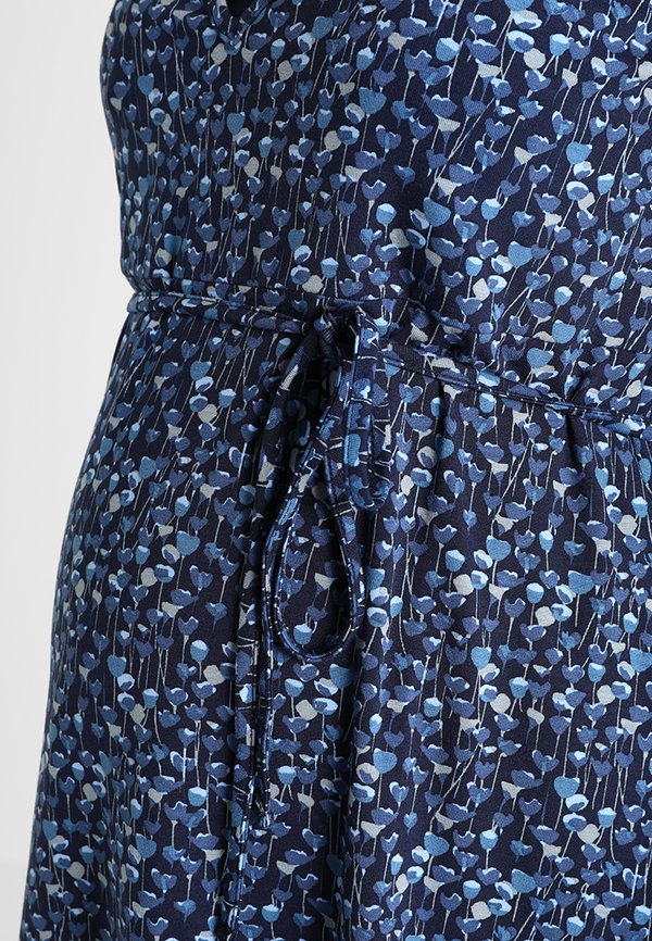 Esprit Maternity