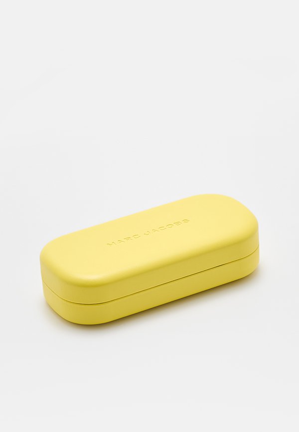 MARC JACOBS