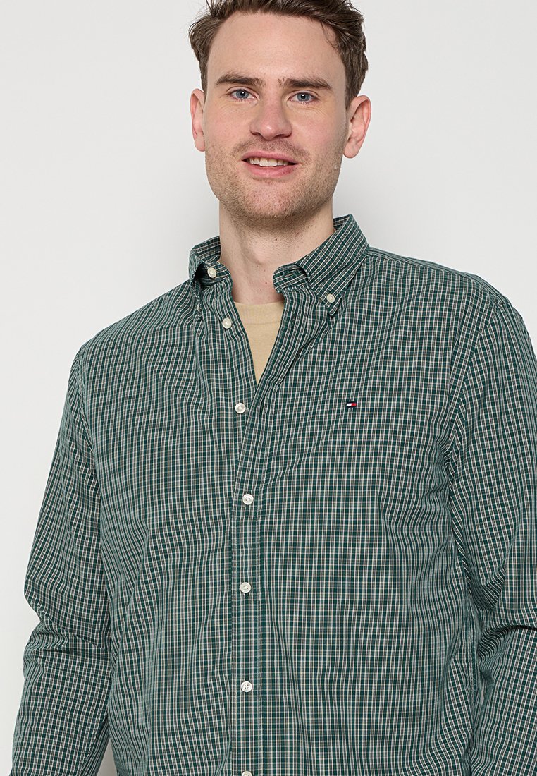 REGULAR FIT Media 5