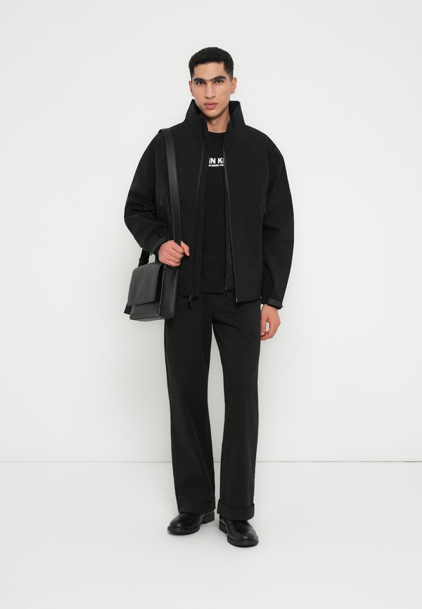 Calvin Klein STAND COLLAR 2-IN-1