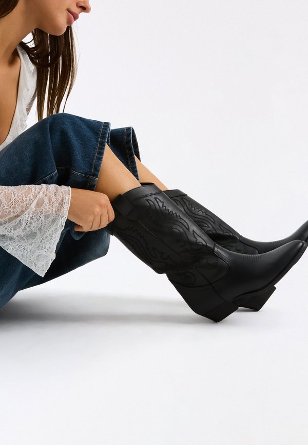 Bershka COWBOY - BOOTS - Cowboy/Biker boots - black