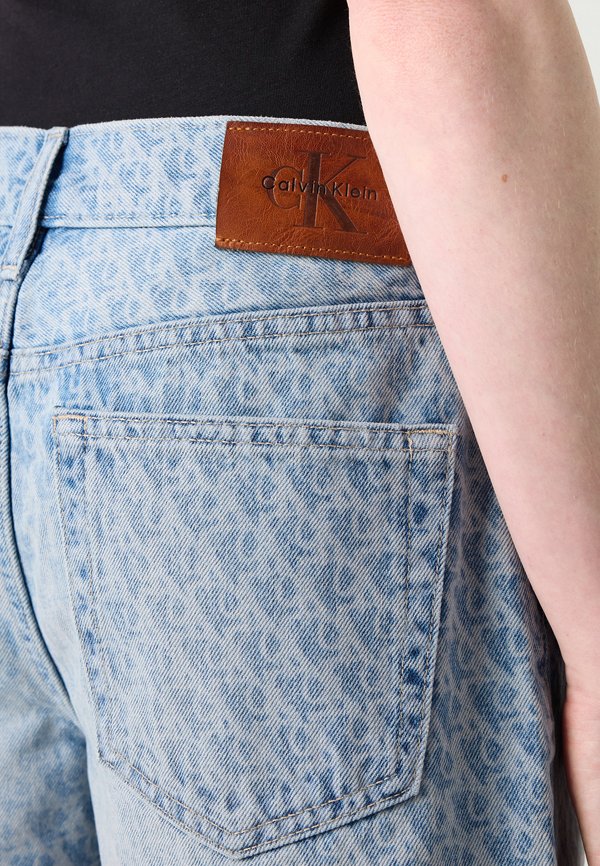 Calvin Klein Jeans 90S FIT