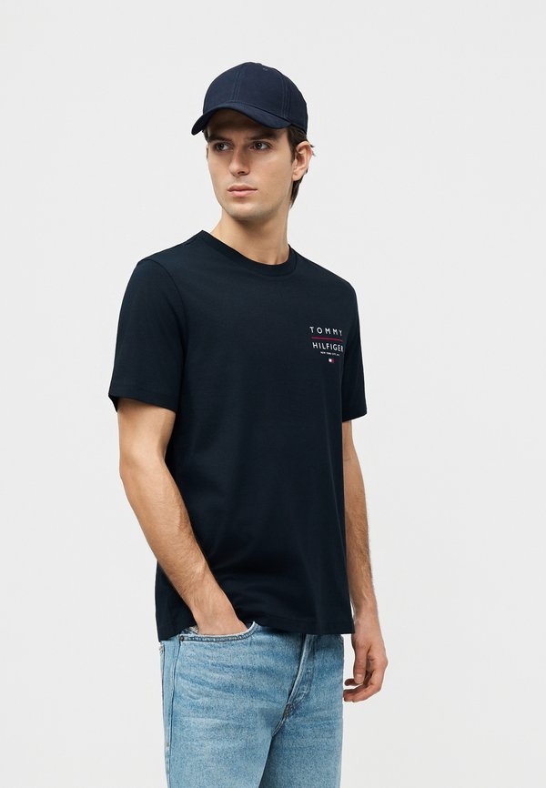 Tommy Hilfiger BRAND LOVE LEFT CHEST TEE
