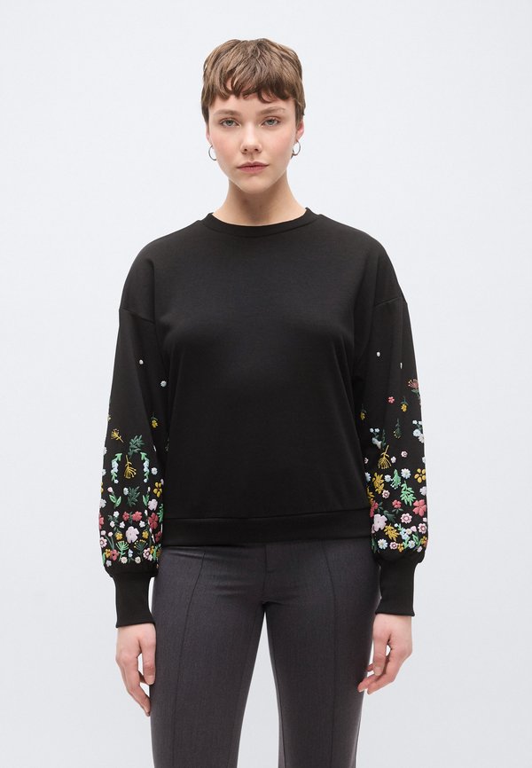 ONLY Tall ONLBROOKE O NECK FLOWER