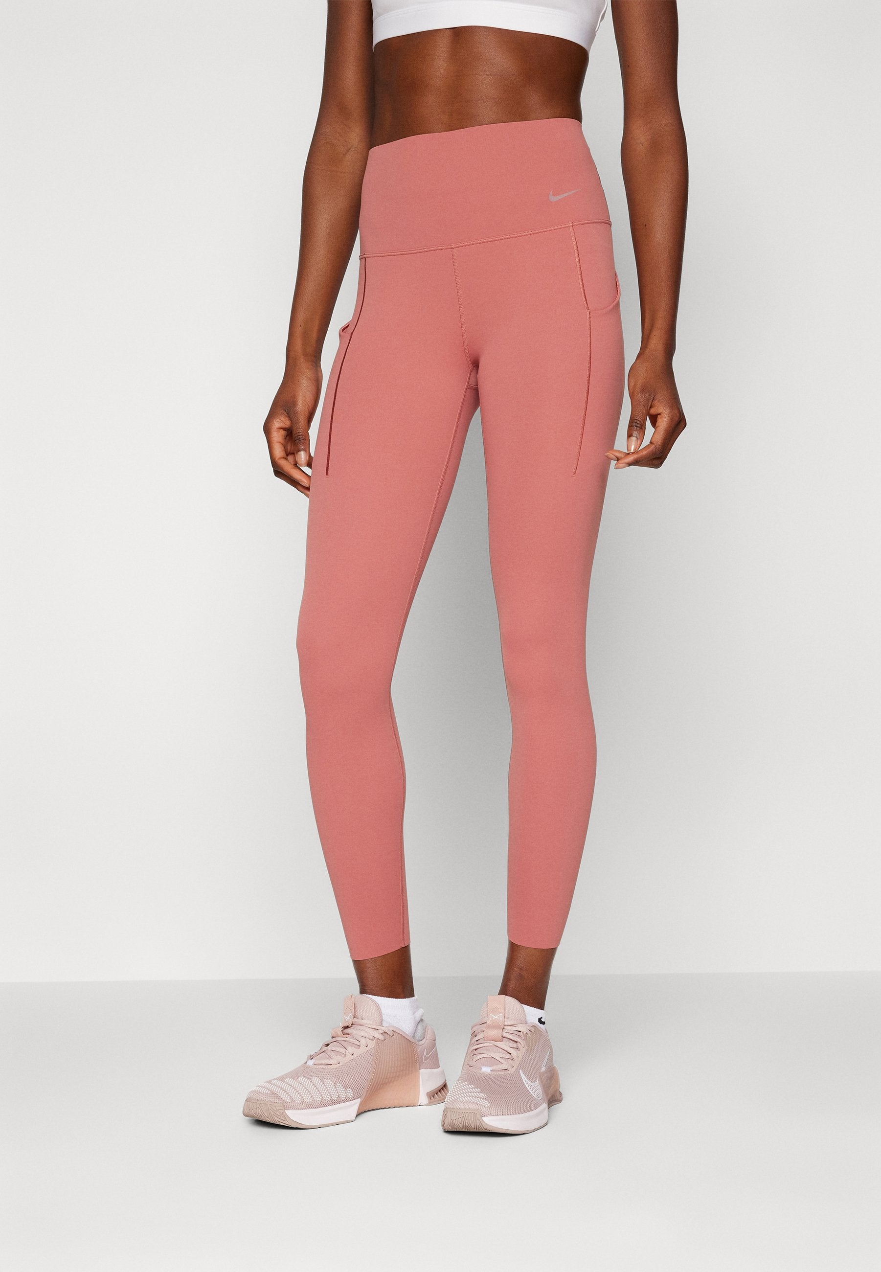 Nike Performance UNIVERSA