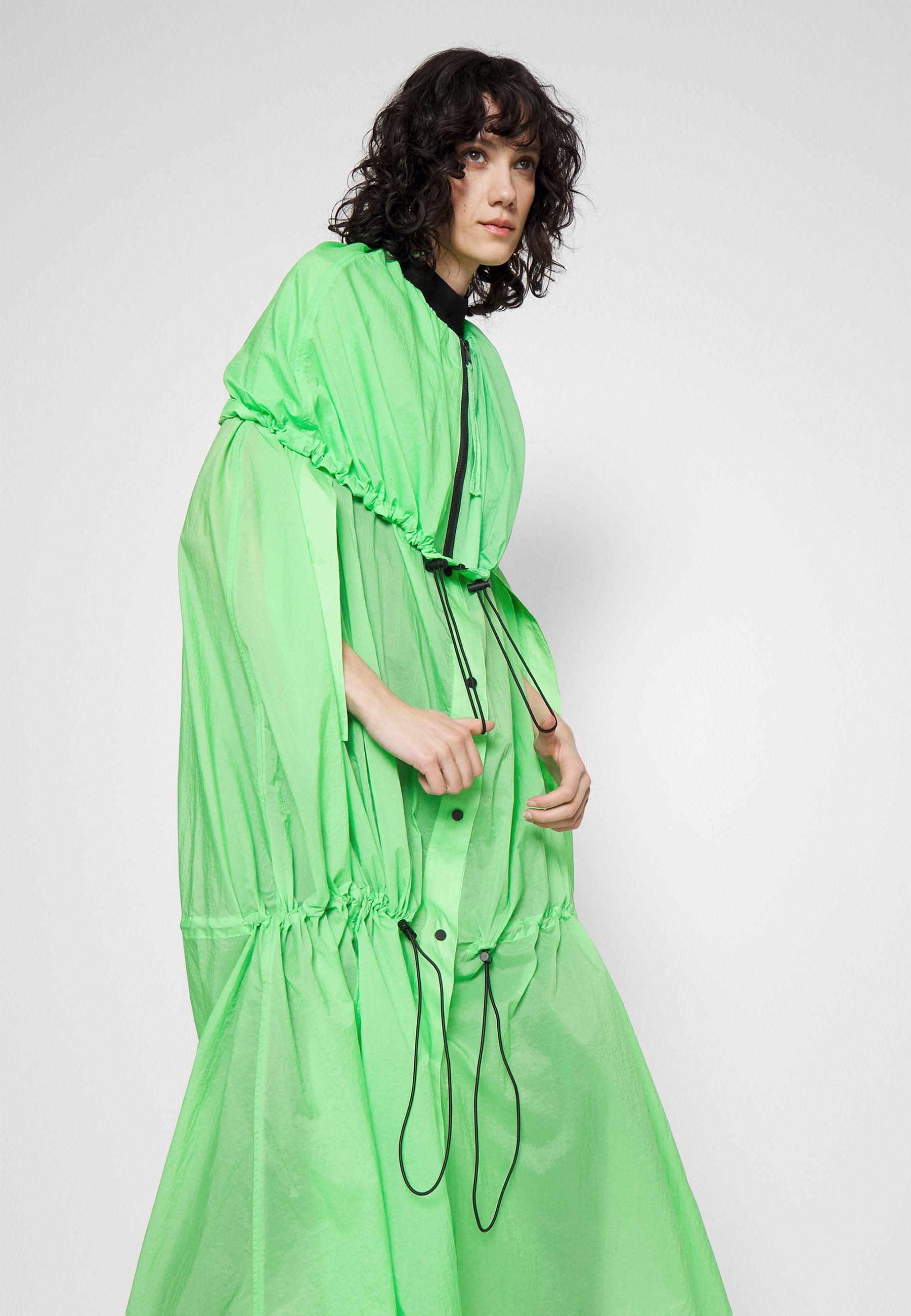 HUN'S PICK VOLUMINOUS RAINCOAT Media 7