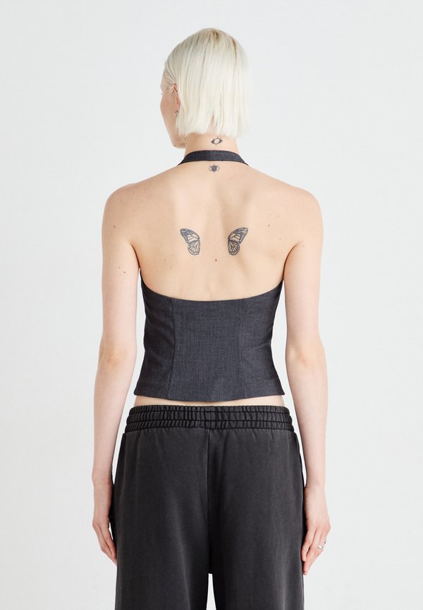 Weekday NADJA HALTERNECK