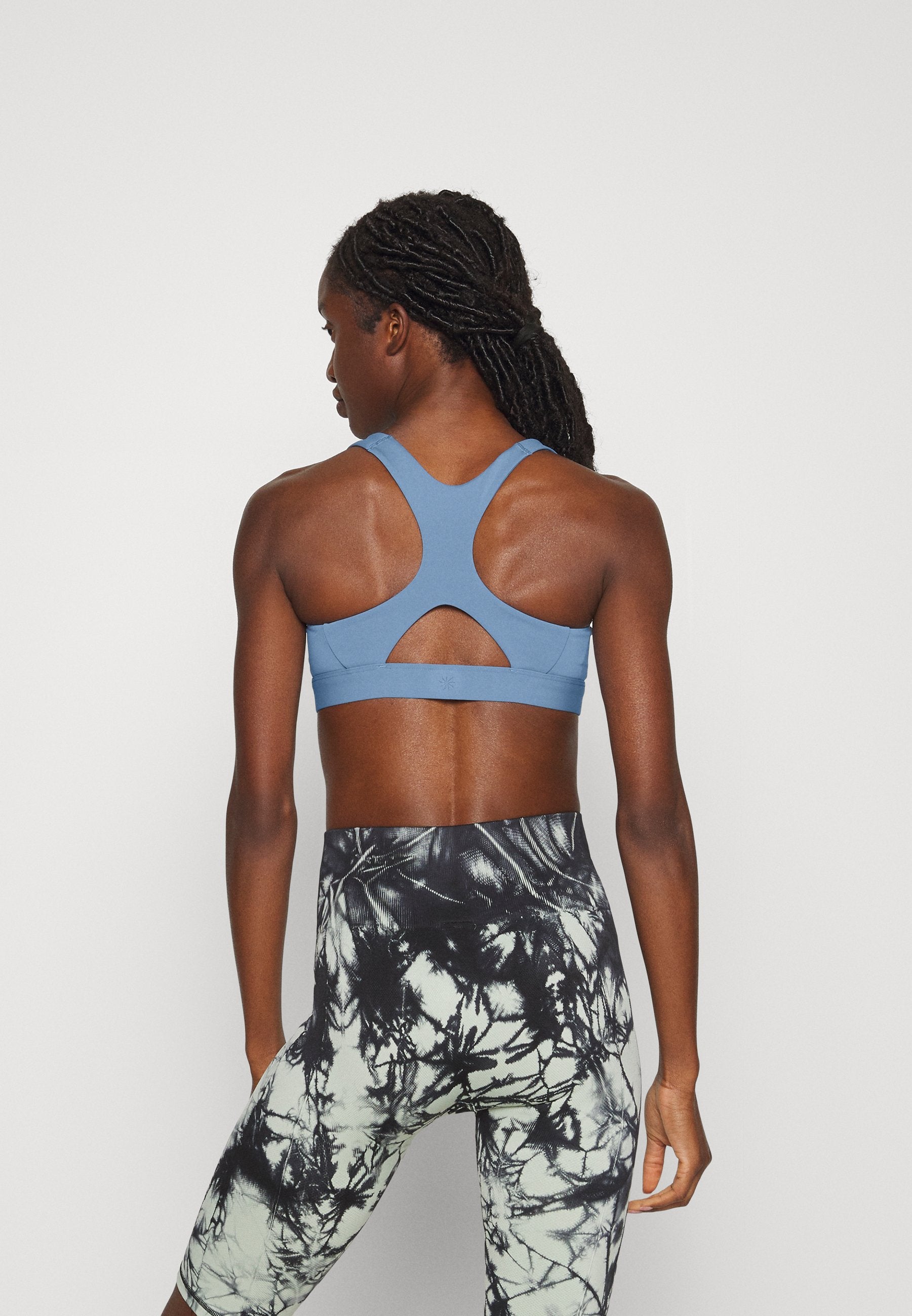Athleta ULTIMATE ZIP FRONT BRA D-DD