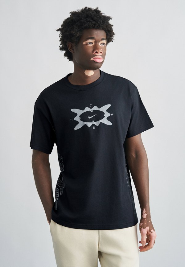 Nike Sportswear TEE REFLECTIVE CYCLE - Print T-shirt - black