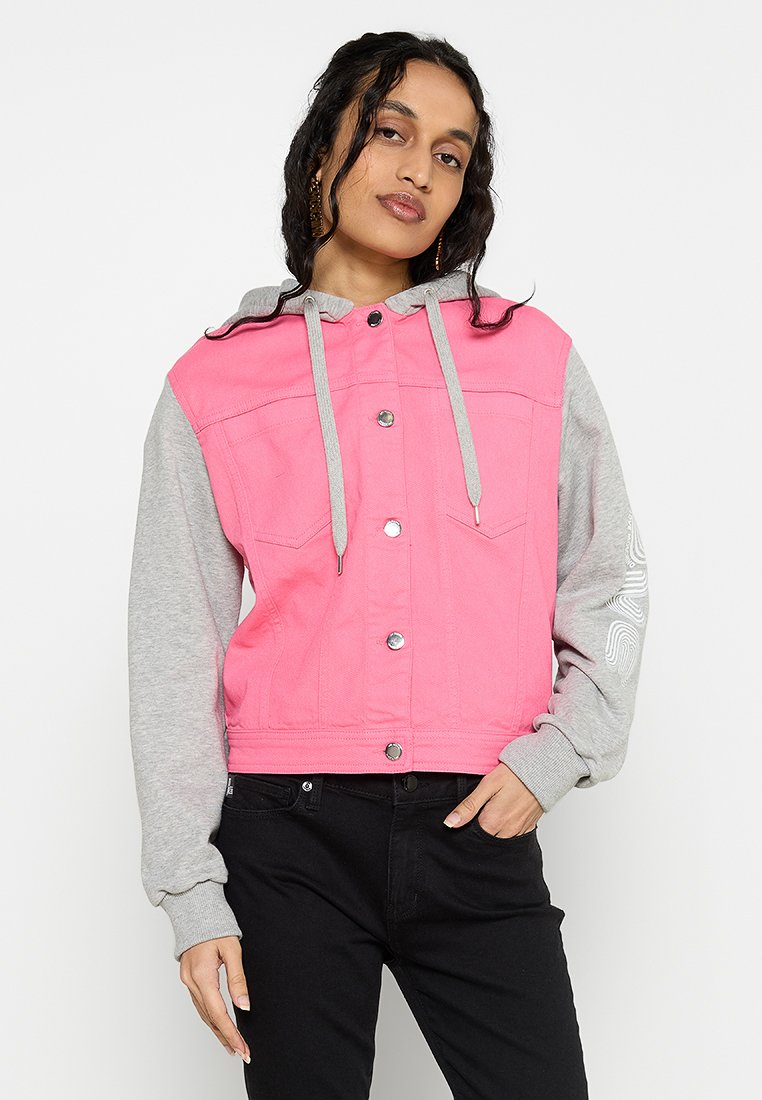 Love Moschino