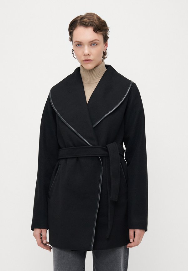 Vero Moda Tall VMCLAUDIA - Short coat - black
