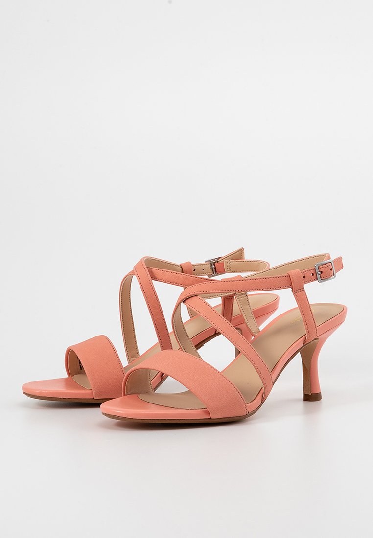 Clarks AMALI