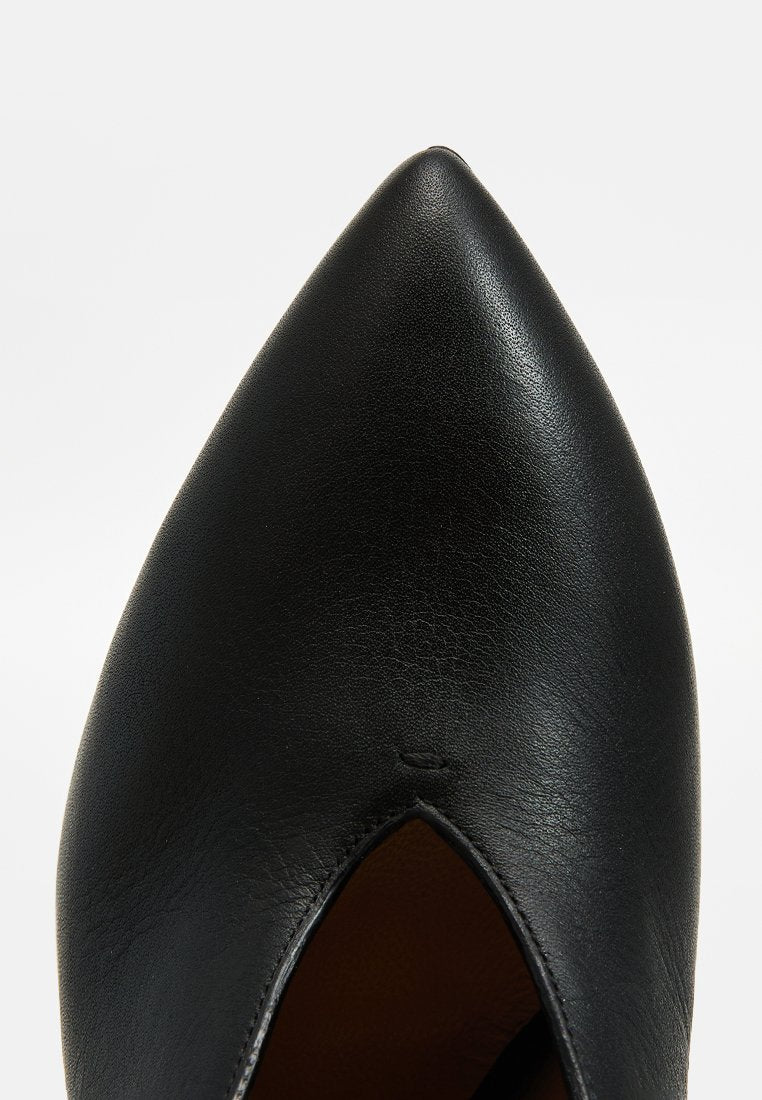 Jimmy Choo LARK