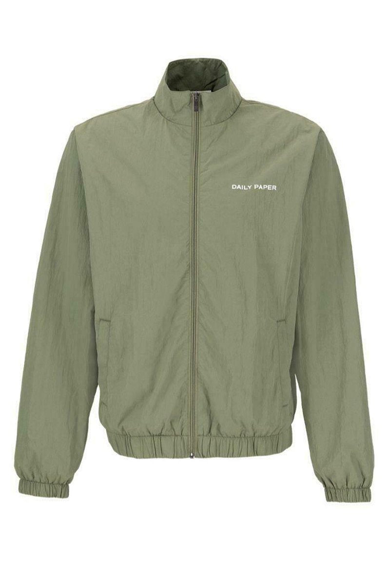Grüne, leichte Zip-Jacke mit elastischen Bündchen und Saum, mit kleinem "DAILY PAPER"-Text auf der linken Brust.