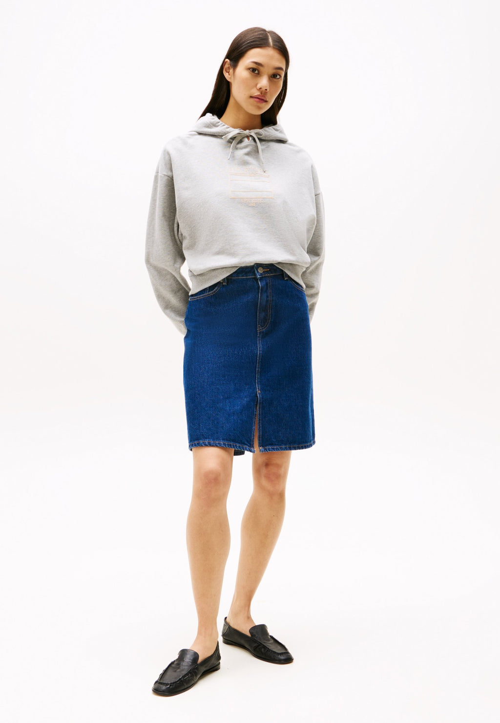 OUTLINE FLAG HOODIE Media 2