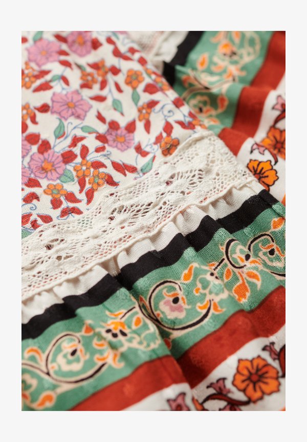 Superdry & Co PATCHWORK - Mini skirt - floral sister pink