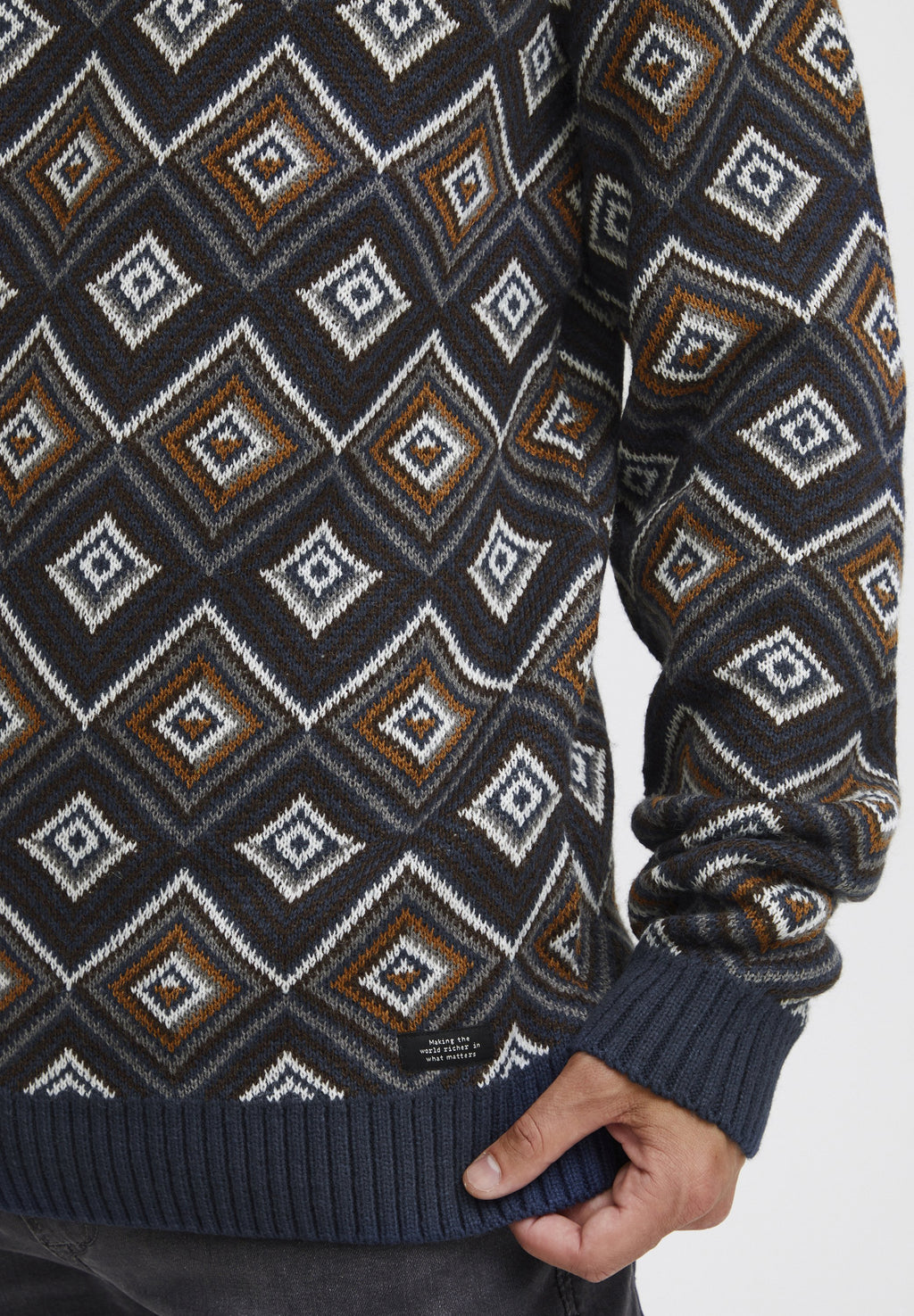 BHPULLOVER Media 6