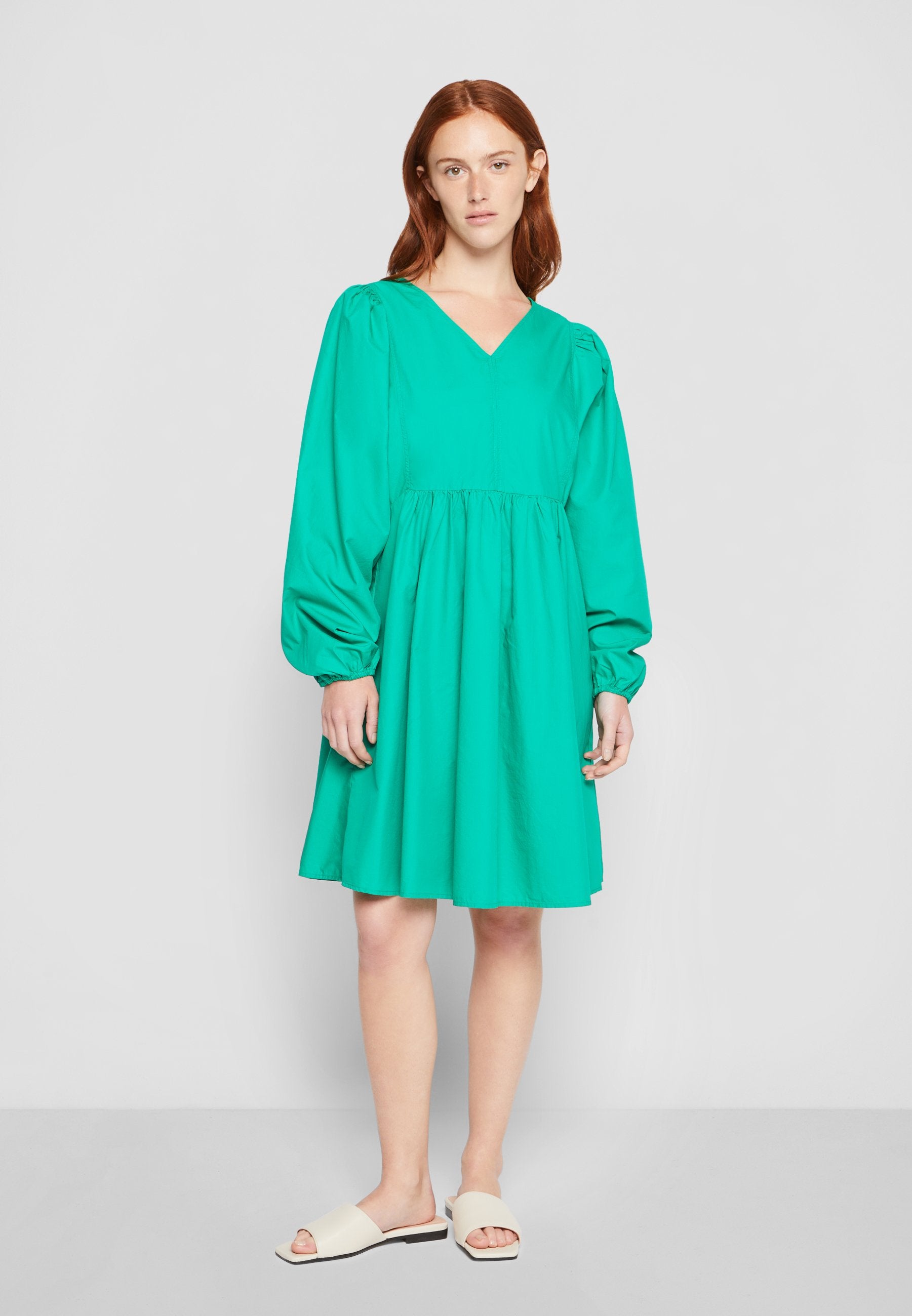 Marc O'Polo DRESS FEMININE STYLE SLEEVE VOLUME V NECK SHORT LENGTH