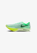 Nike Performance WETTKAMPFSCHUH STREAKFLY 2 - Road running shoes - barely green/black spruce-volt ice