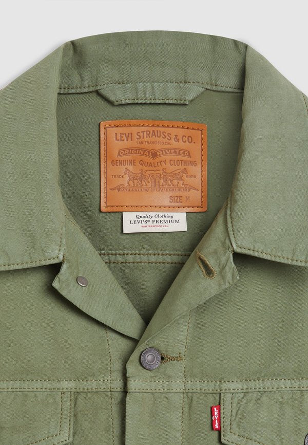 Levi's® RELAXED FIT TRUCKER