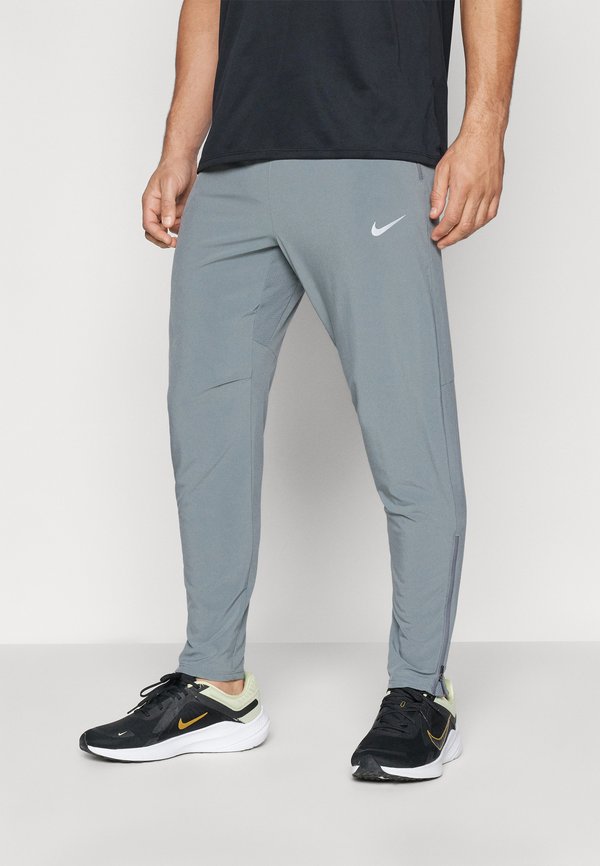 Nike Performance Tracksuit bottoms - smoke grey/reflective silver