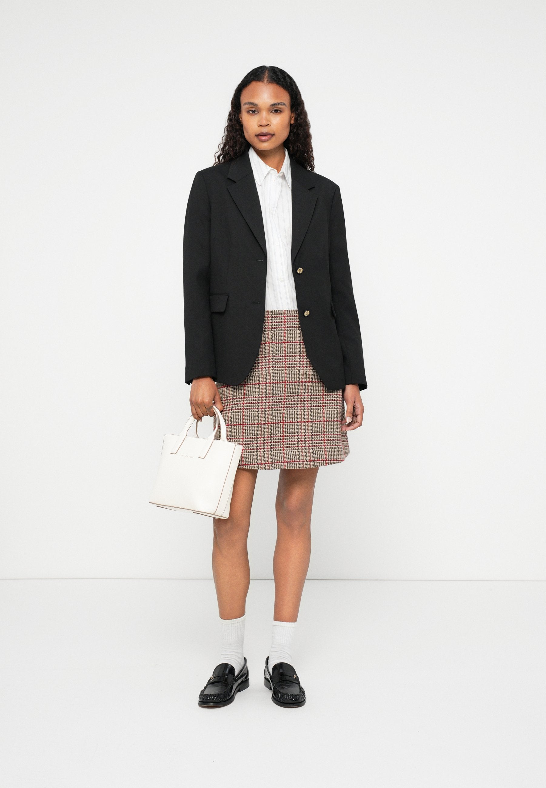 TIMELESS REGULAR FIT WOOL BLEND BLAZER Media 2