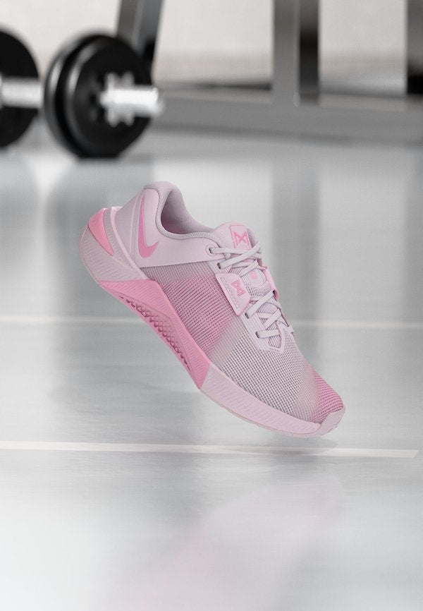 Nike Performance METCON 10 - Training shoe - bleached lilac/pink rise/light magenta