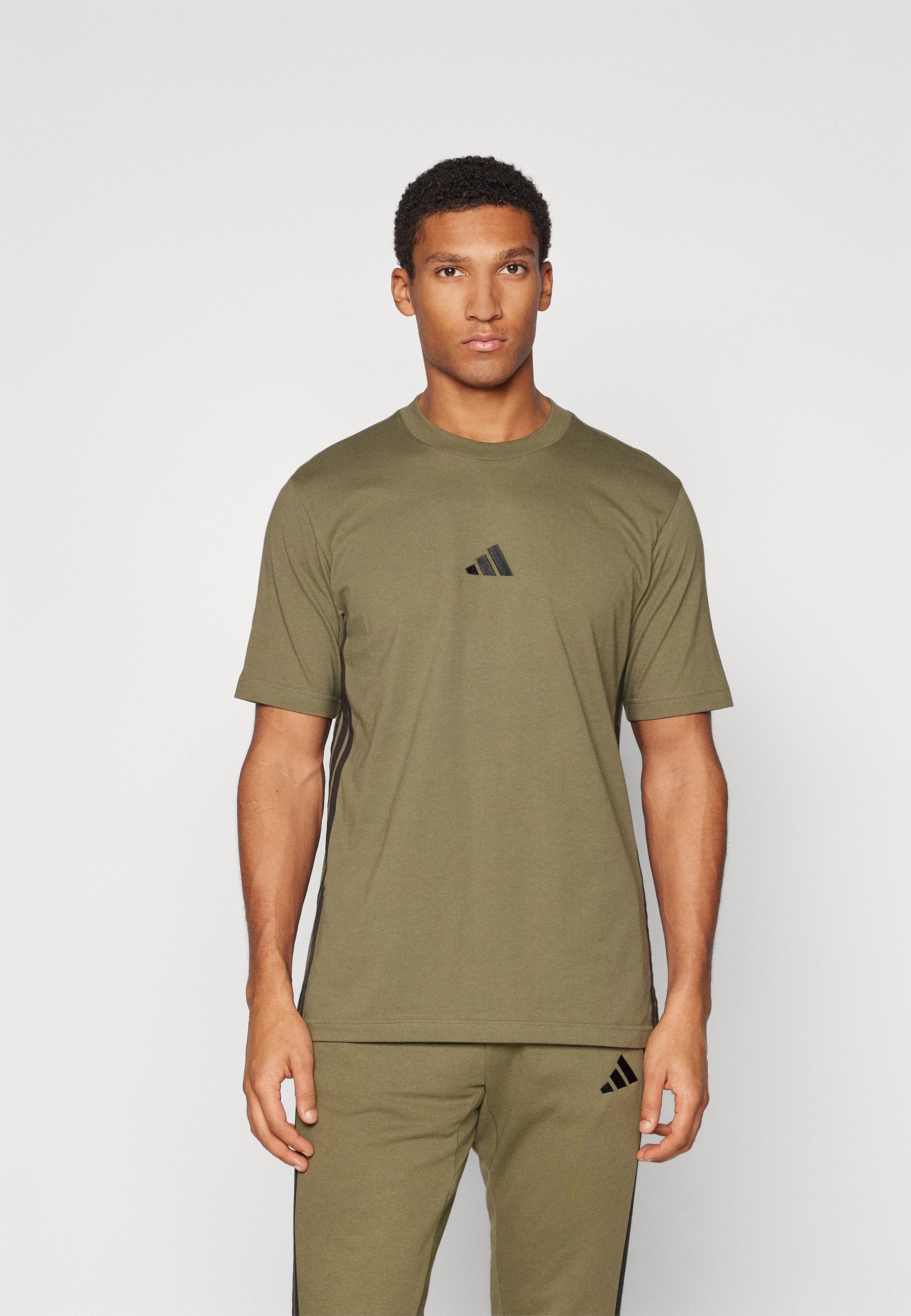 adidas Sportswear ESSENTIALS THREE STRIPES SINGLE