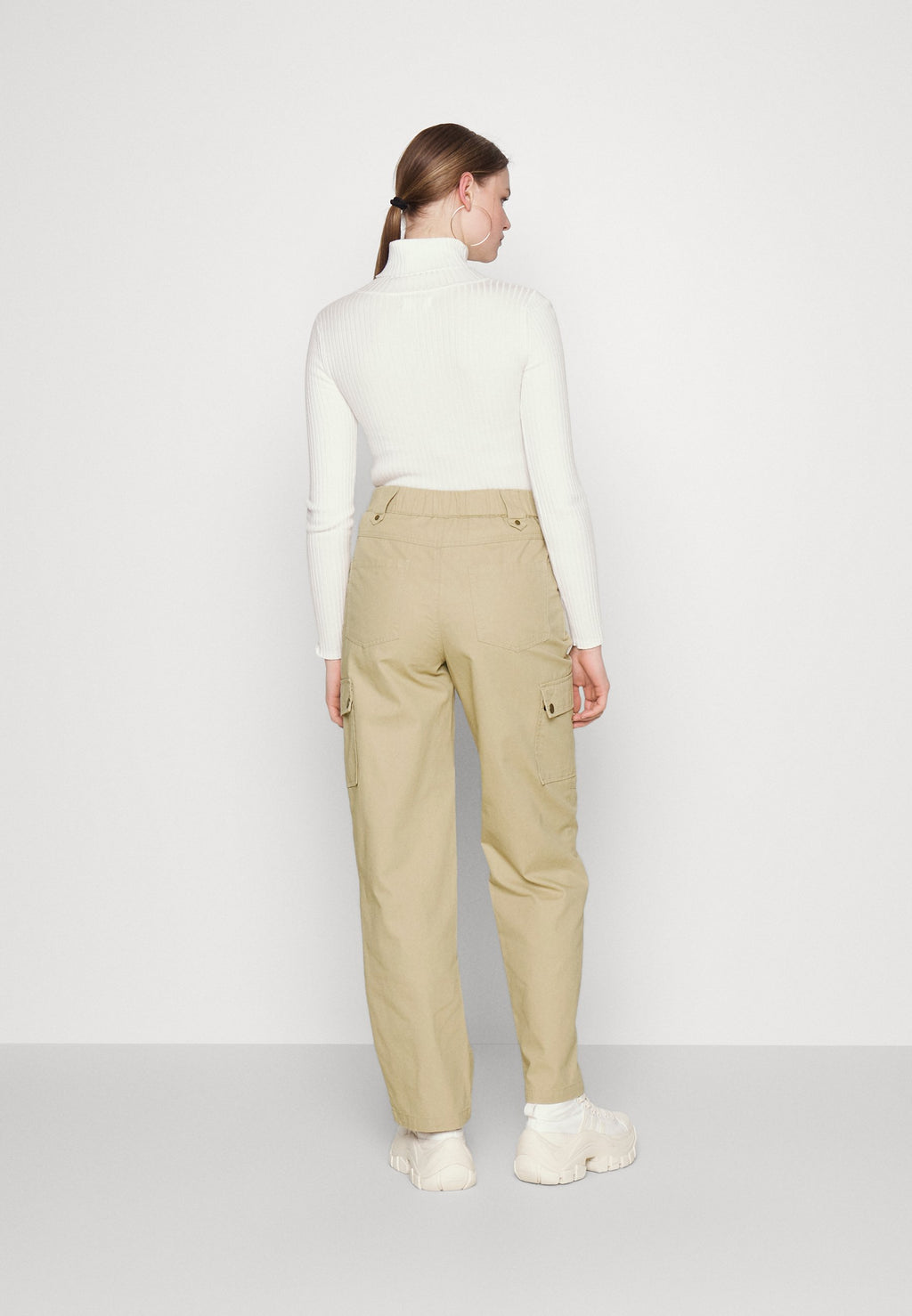 SAIGE CARGO PANT Media 4
