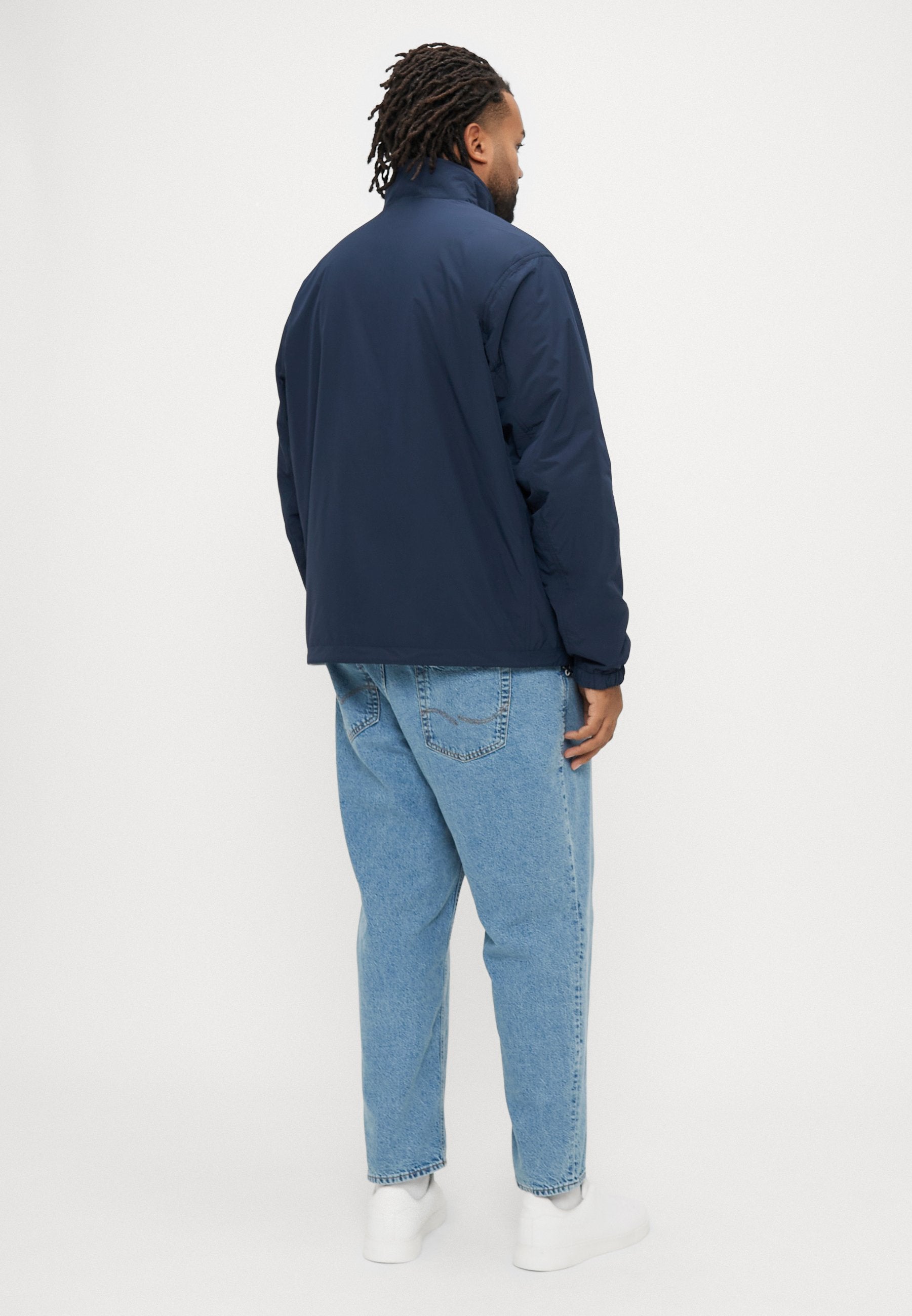 REVERSIBLE JACKET Media 4