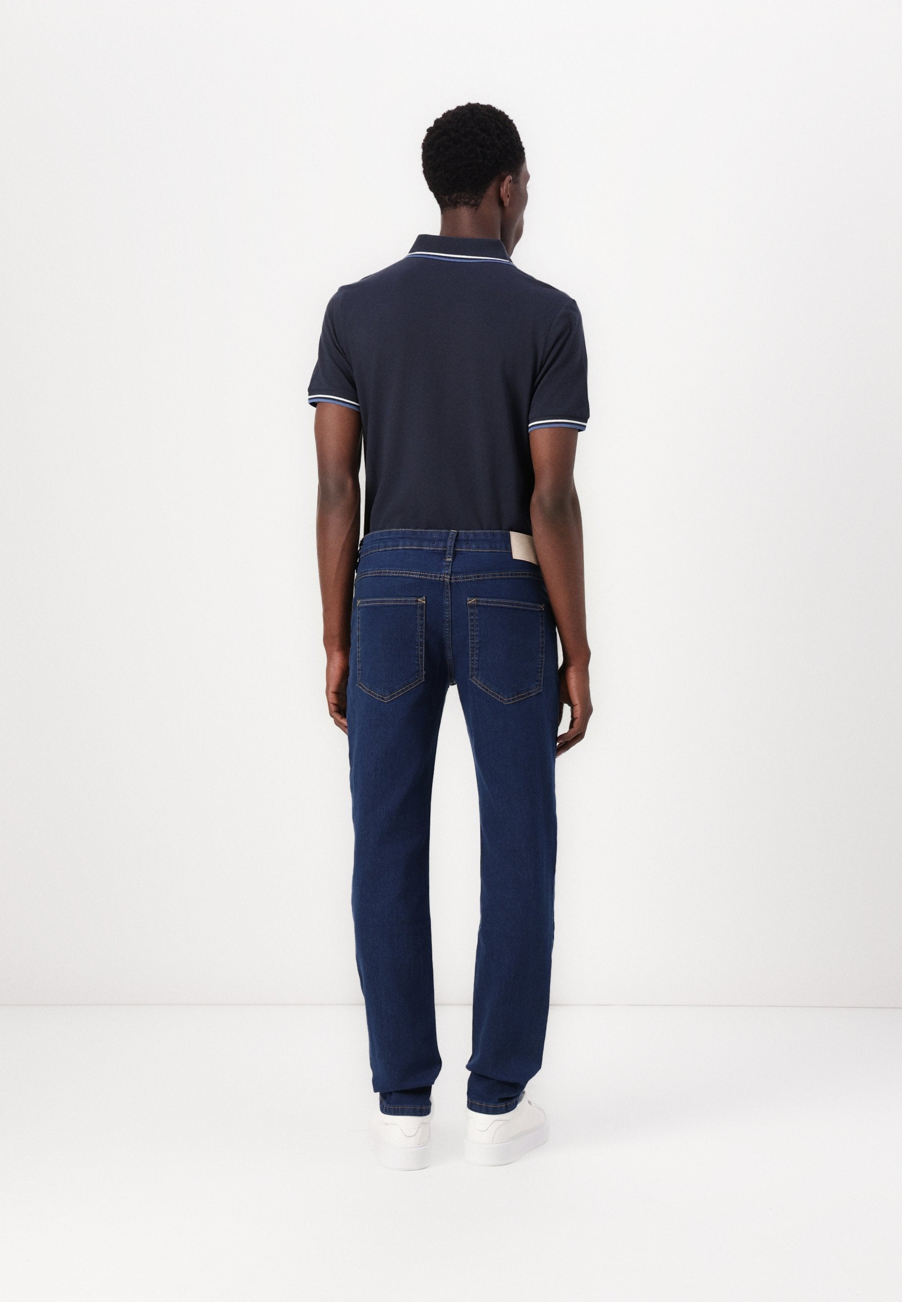 Lindbergh Jeans Tapered Fit Media 4