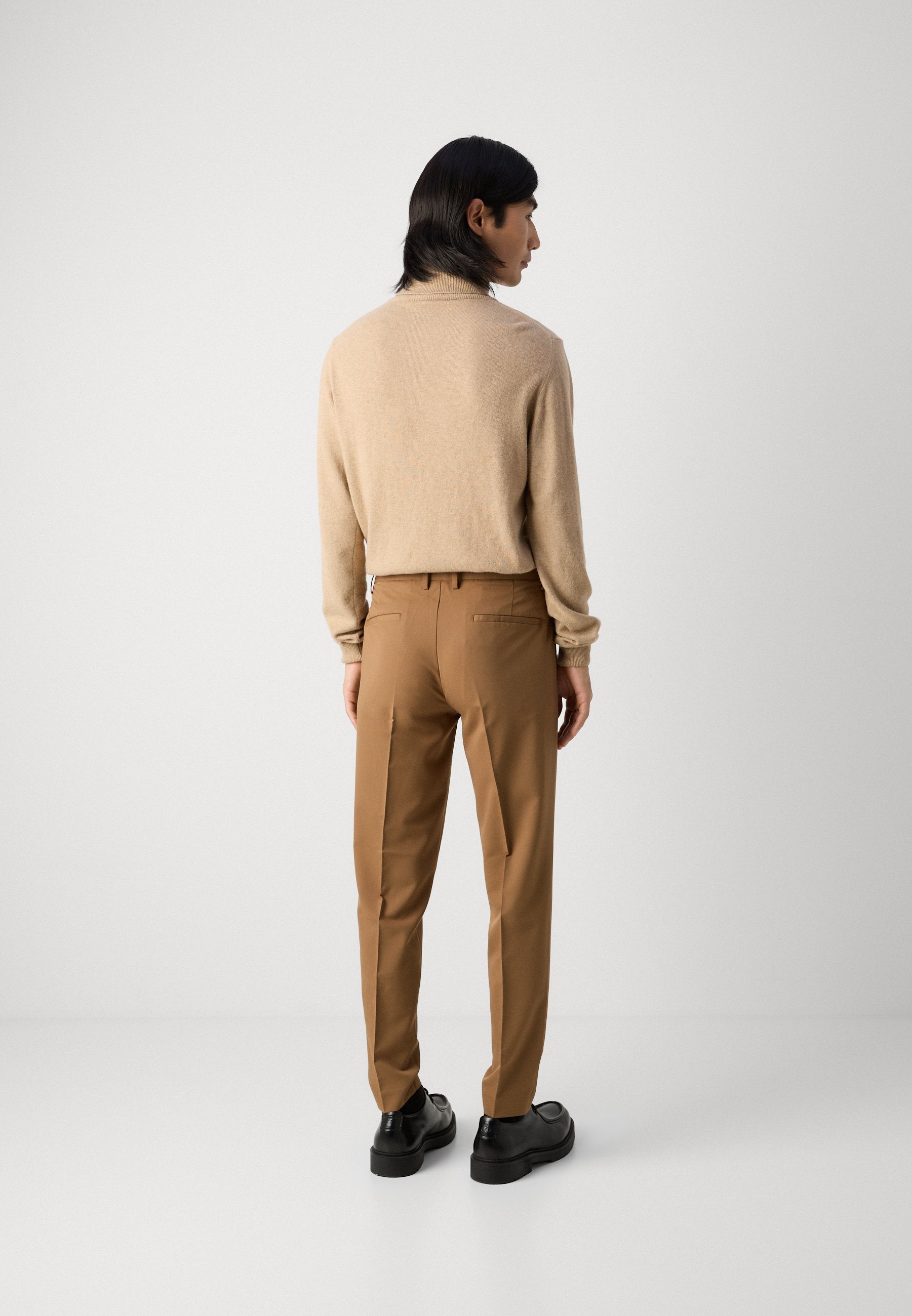 FINE CLUB PANTS Media 5