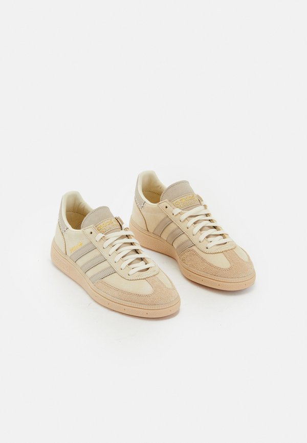 adidas Originals HANDBALL SPEZIAL UNISEX - Trainers - cream white/wonder beige/magic beige
