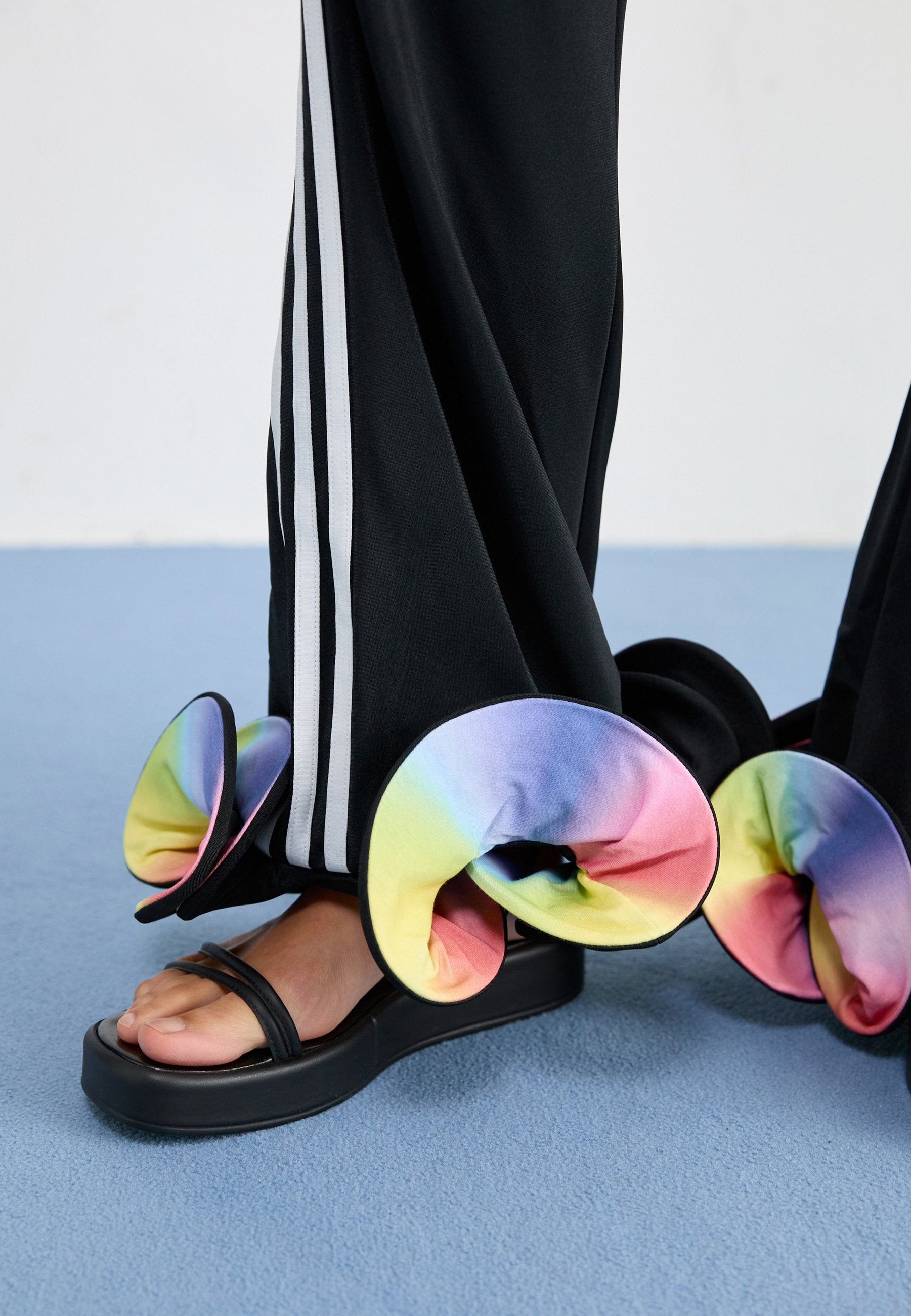 adidas Originals X JEREMY SCOTT PRIDE RUFFLE