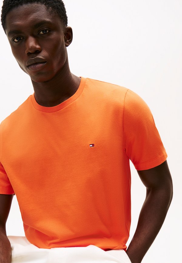 Tommy Hilfiger SEASONAL SOLID TEE CORE ESSENTIALS