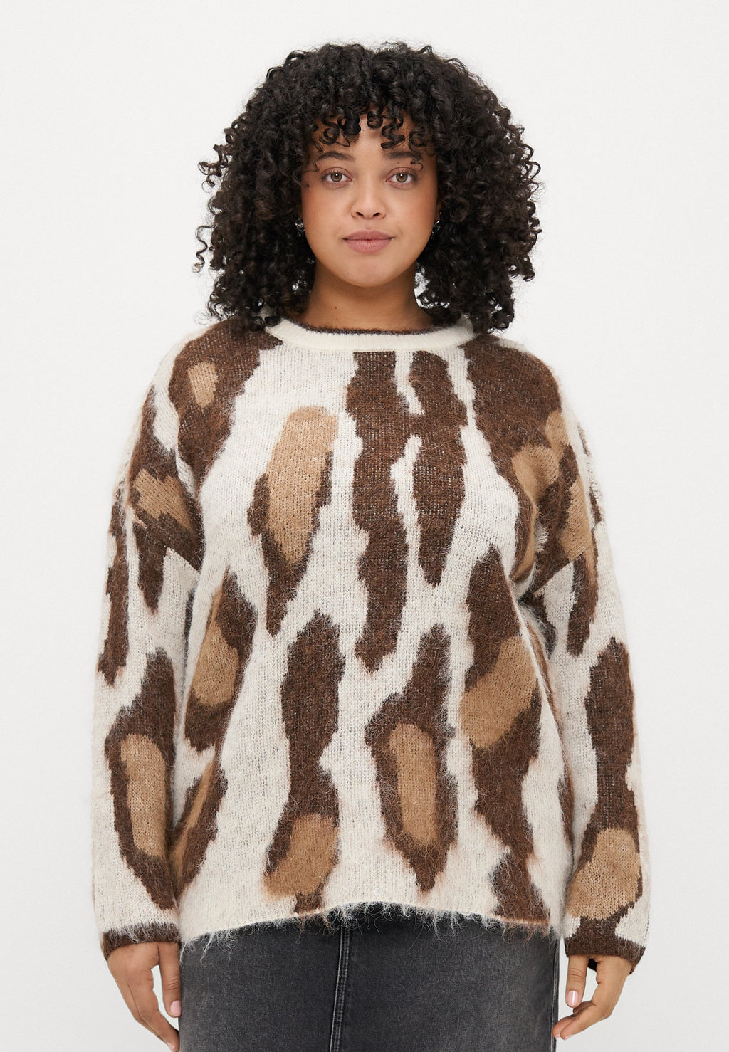 CAREDELIE LIFE O NECK Media 3