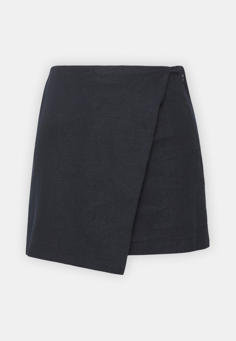 Dunkelblaue Leinen-Wickelrock mit einem seitlichen Reißverschluss, klaren Linien und einem leicht asymmetrischen Saum für ein modernes Design.