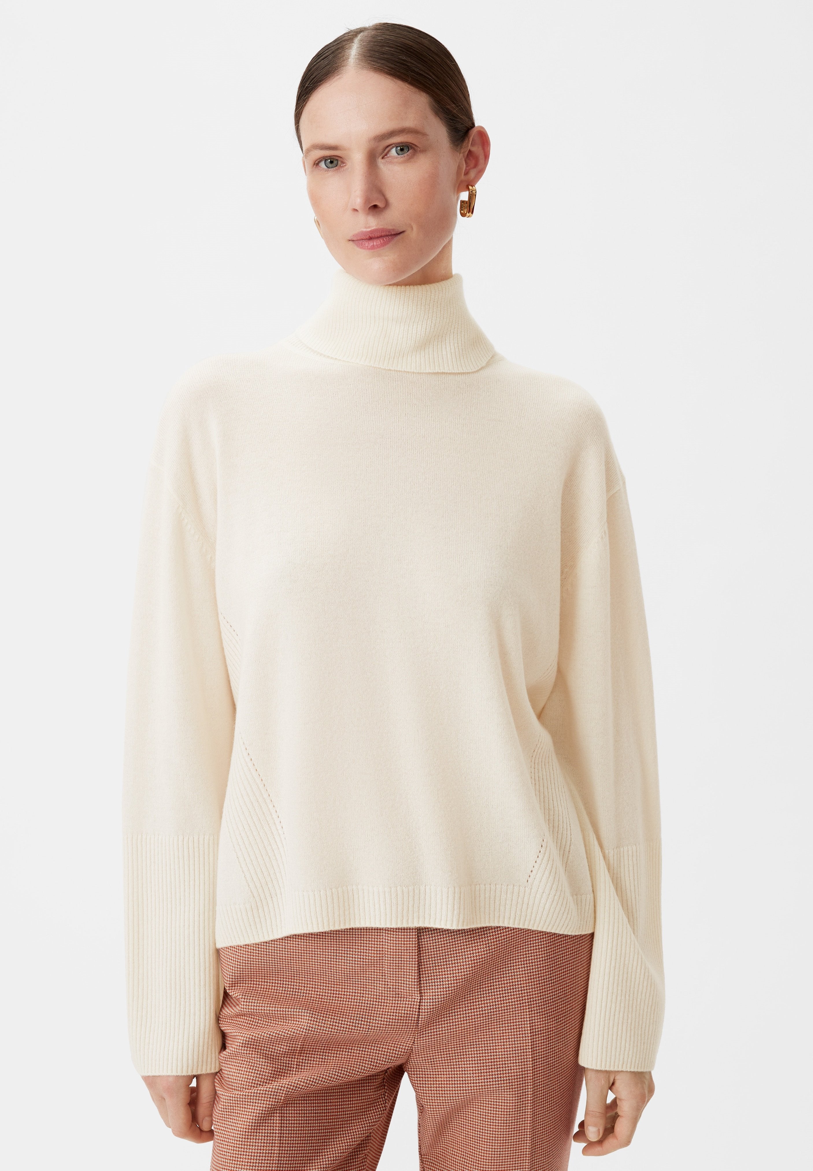 comma Strickpullover Media 3