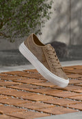 Guess JELEXA10 - Trainers - milk