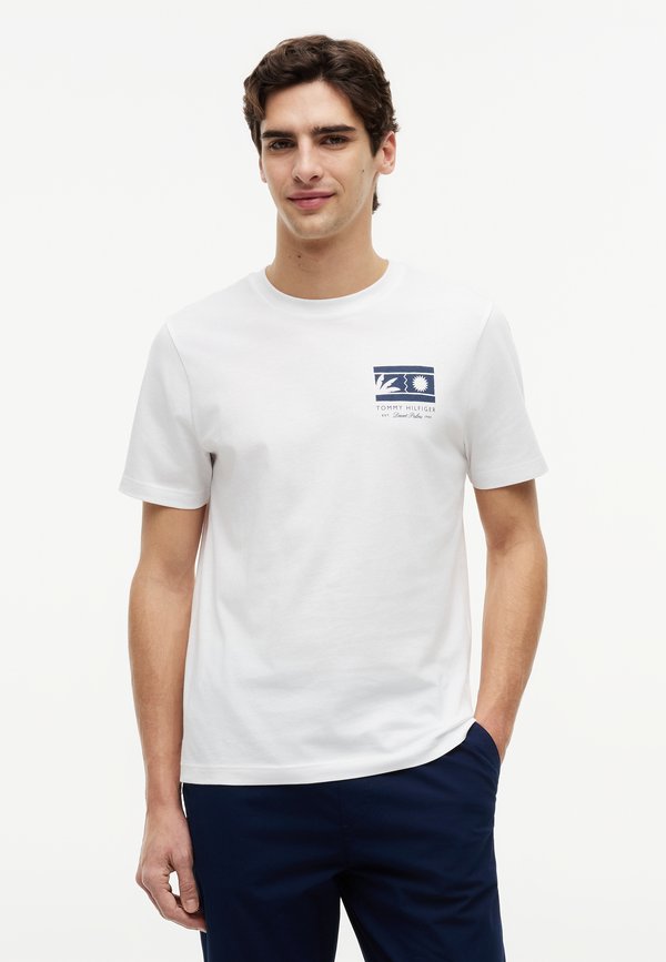 Tommy Hilfiger BRAND LOVE - Print T-shirt - white
