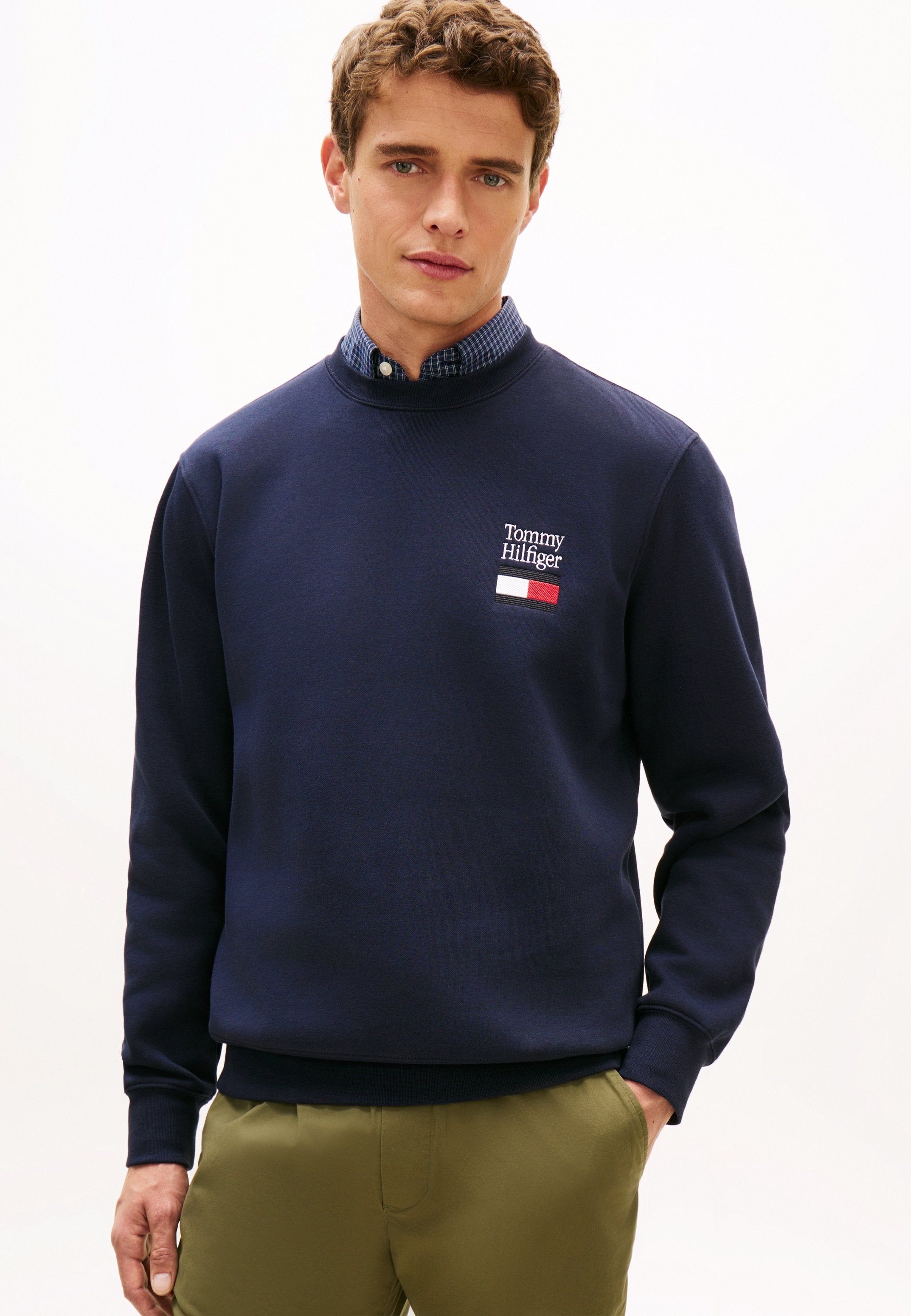 FLAG EMBROIDERY FLEX FLEECE SWEATSHIRT Media 3